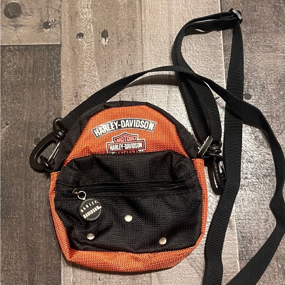 Harley-Davidson Black and Orange Belt Bag with Adjustable Strap 🌺